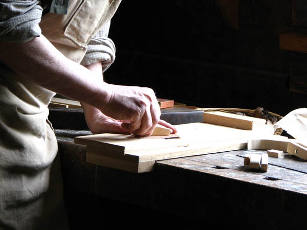 Ofrecemos un servicio de <strong>carpintería  de madera y ebanistería en Igea</strong> adaptado a las necesidades del <strong>cliente</strong>.